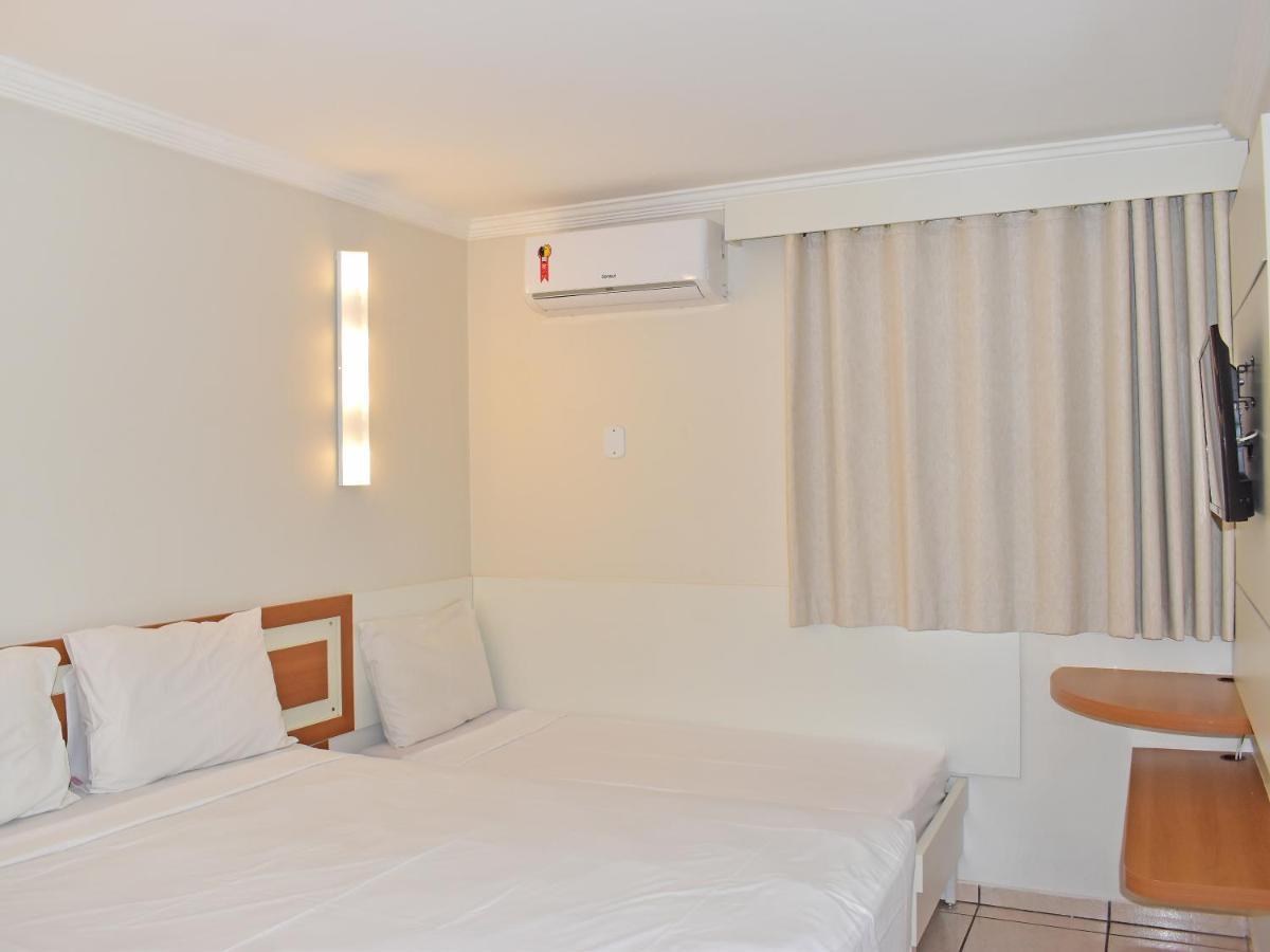 Hotel Diroma Fiori - Parque Aquatico E Muitas Piscinas Калдас-Новас Экстерьер фото
